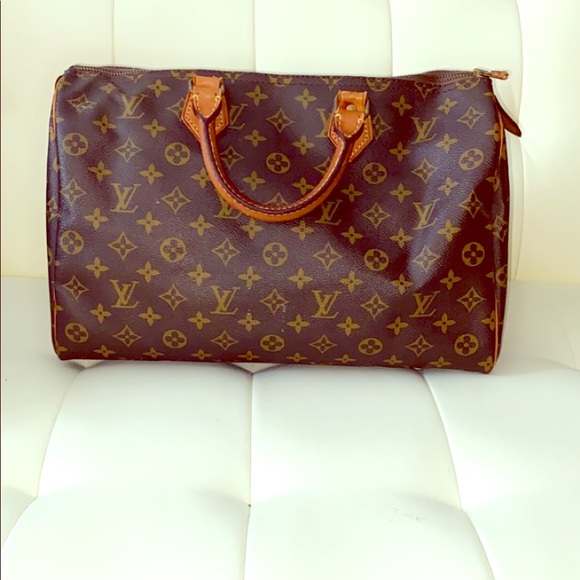 Louis Vuitton Handbags - LV speedy 35